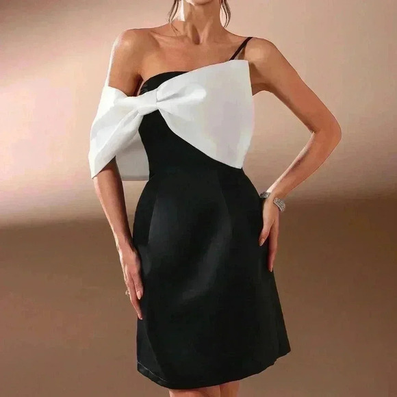 Black Elegant Women's Short Party Dress With Color Block Design & Bow Decor - Picture 4 of 7